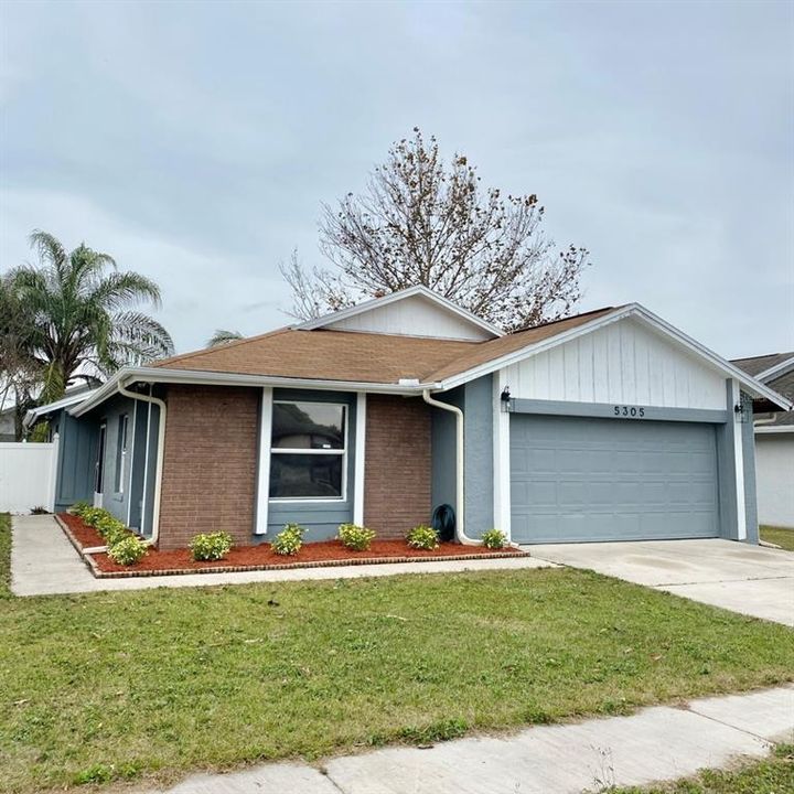 Recently Rented: $2,000 (3 beds, 2 baths, 1377 Square Feet)