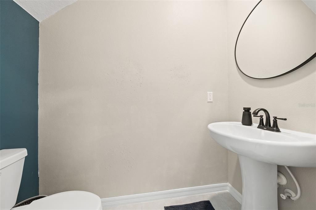 На продажу: $357,750 (4 спален, 2 ванн, 1875 Квадратных фут)