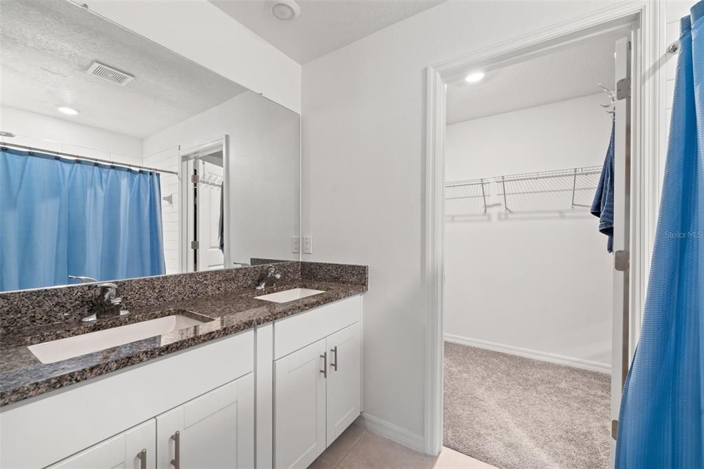 На продажу: $357,750 (4 спален, 2 ванн, 1875 Квадратных фут)