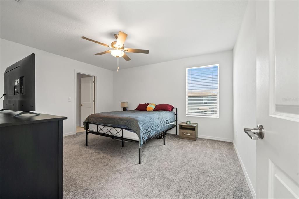 На продажу: $357,750 (4 спален, 2 ванн, 1875 Квадратных фут)