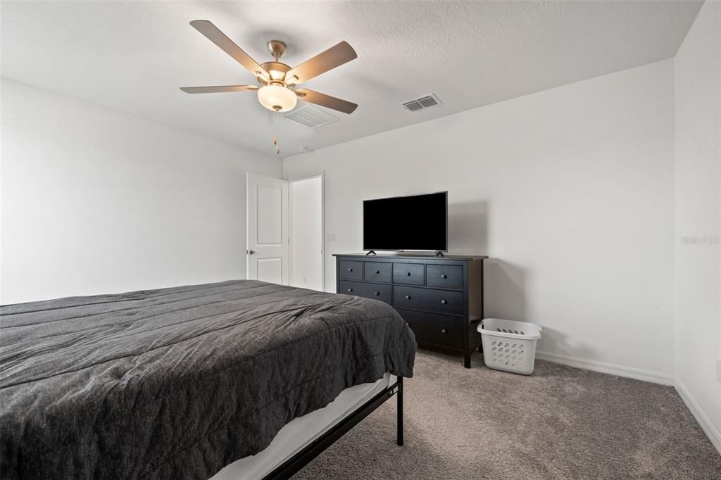 На продажу: $357,750 (4 спален, 2 ванн, 1875 Квадратных фут)