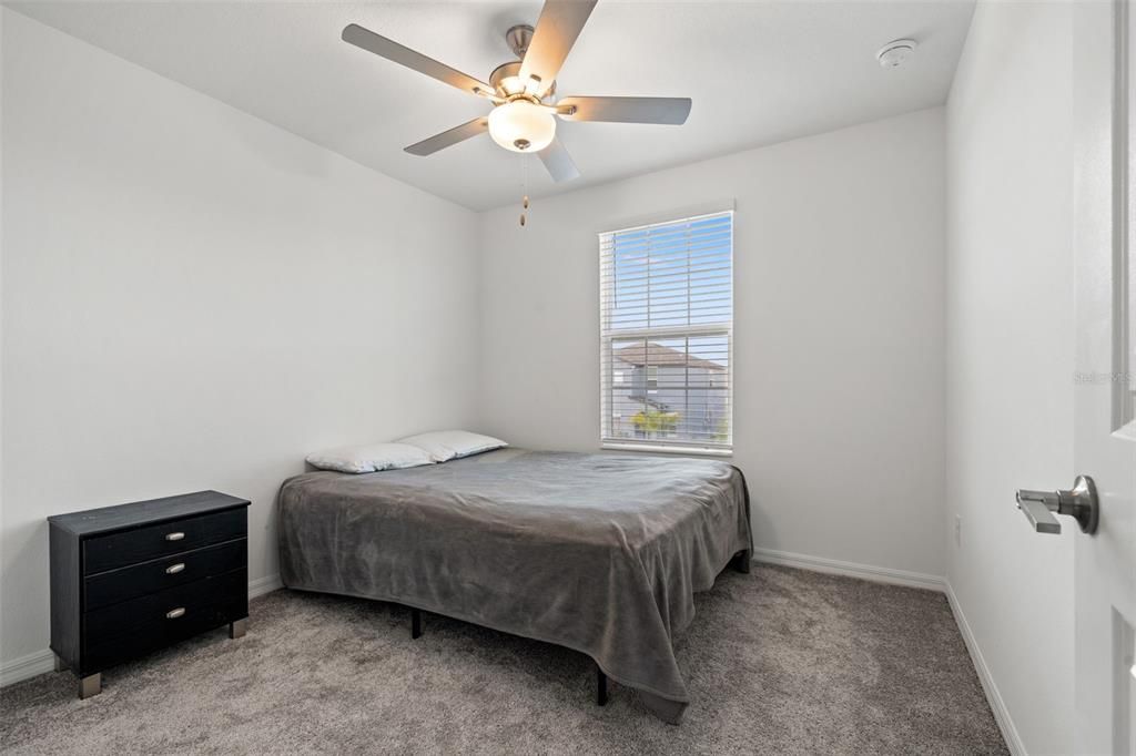 На продажу: $357,750 (4 спален, 2 ванн, 1875 Квадратных фут)