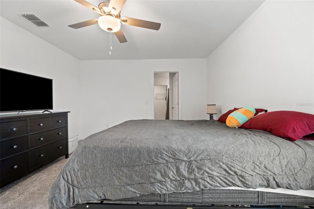 На продажу: $357,750 (4 спален, 2 ванн, 1875 Квадратных фут)