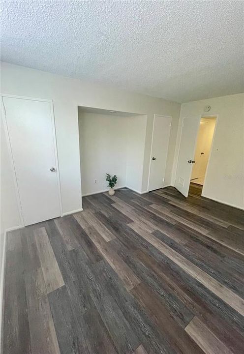 На продажу: $199,900 (2 спален, 2 ванн, 1038 Квадратных фут)