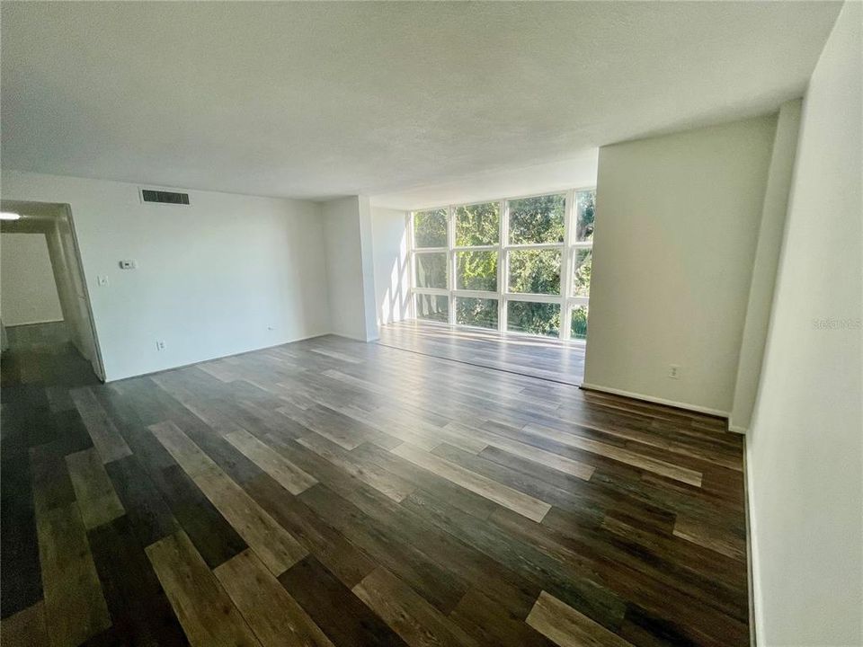 На продажу: $199,900 (2 спален, 2 ванн, 1038 Квадратных фут)