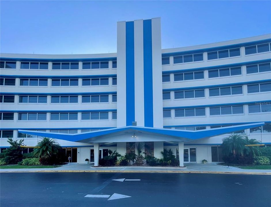 На продажу: $199,900 (2 спален, 2 ванн, 1038 Квадратных фут)