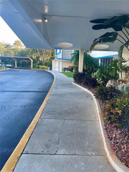 На продажу: $199,900 (2 спален, 2 ванн, 1038 Квадратных фут)