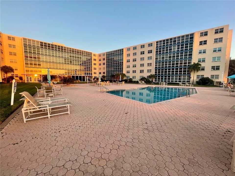 На продажу: $199,900 (2 спален, 2 ванн, 1038 Квадратных фут)