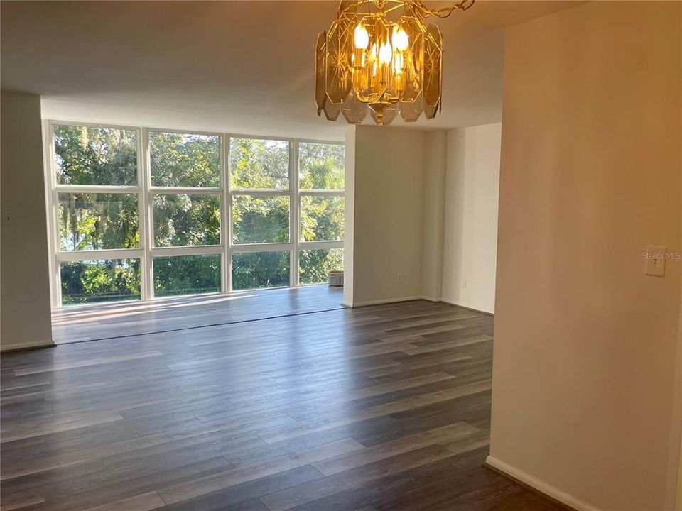 На продажу: $199,900 (2 спален, 2 ванн, 1038 Квадратных фут)