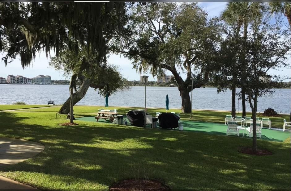 На продажу: $199,900 (2 спален, 2 ванн, 1038 Квадратных фут)