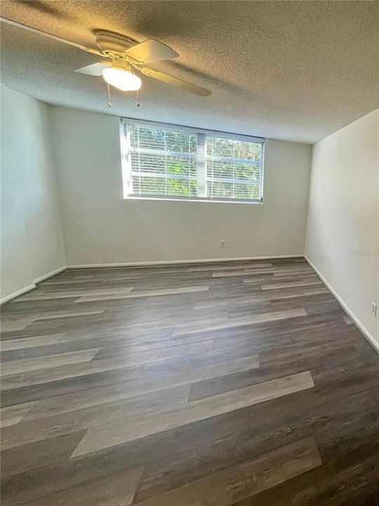 На продажу: $199,900 (2 спален, 2 ванн, 1038 Квадратных фут)