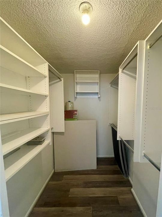 На продажу: $199,900 (2 спален, 2 ванн, 1038 Квадратных фут)