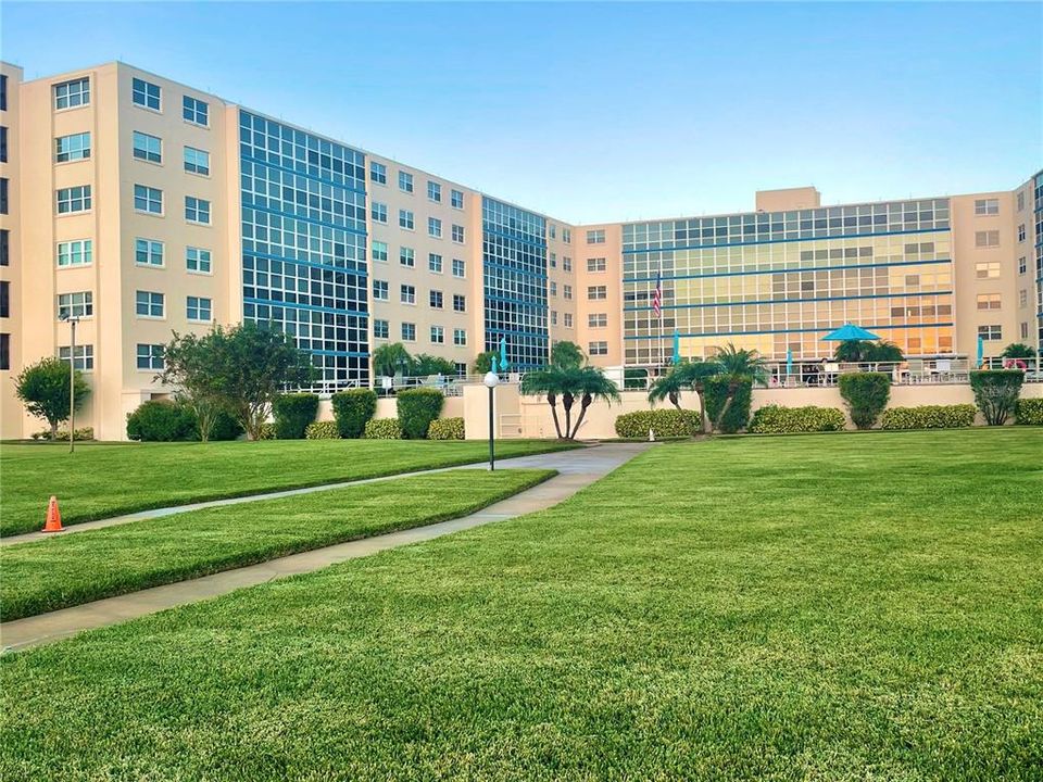 На продажу: $199,900 (2 спален, 2 ванн, 1038 Квадратных фут)