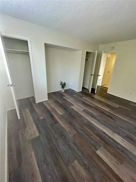 На продажу: $199,900 (2 спален, 2 ванн, 1038 Квадратных фут)