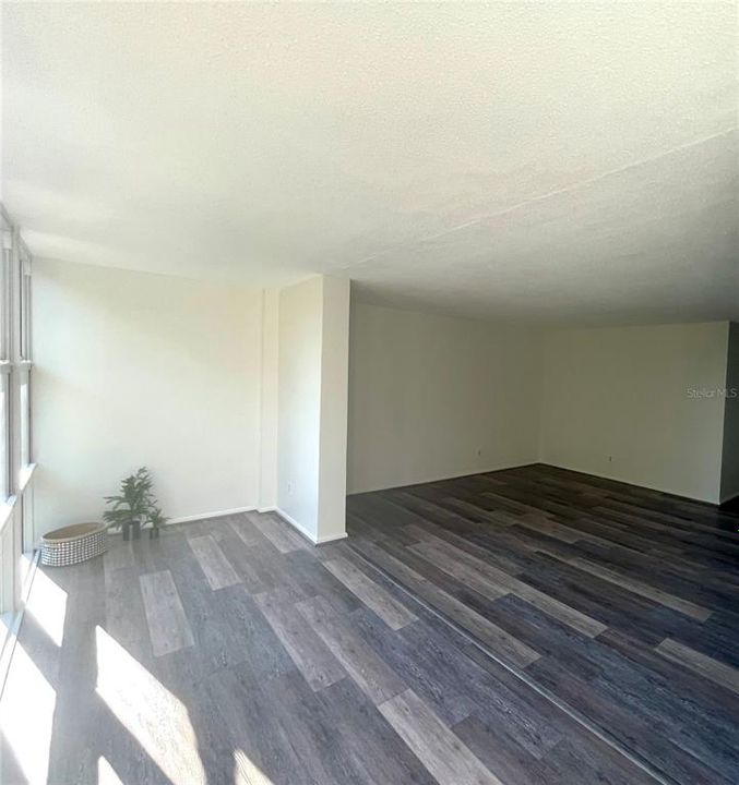 На продажу: $199,900 (2 спален, 2 ванн, 1038 Квадратных фут)