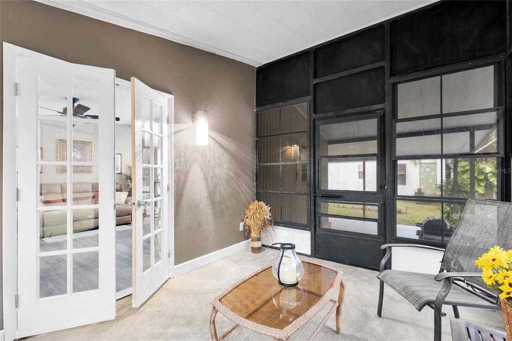 For Sale: $127,500 (2 beds, 2 baths, 832 Square Feet)