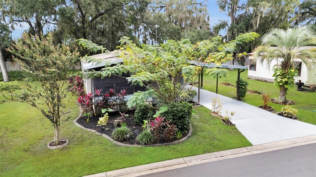 For Sale: $127,500 (2 beds, 2 baths, 832 Square Feet)