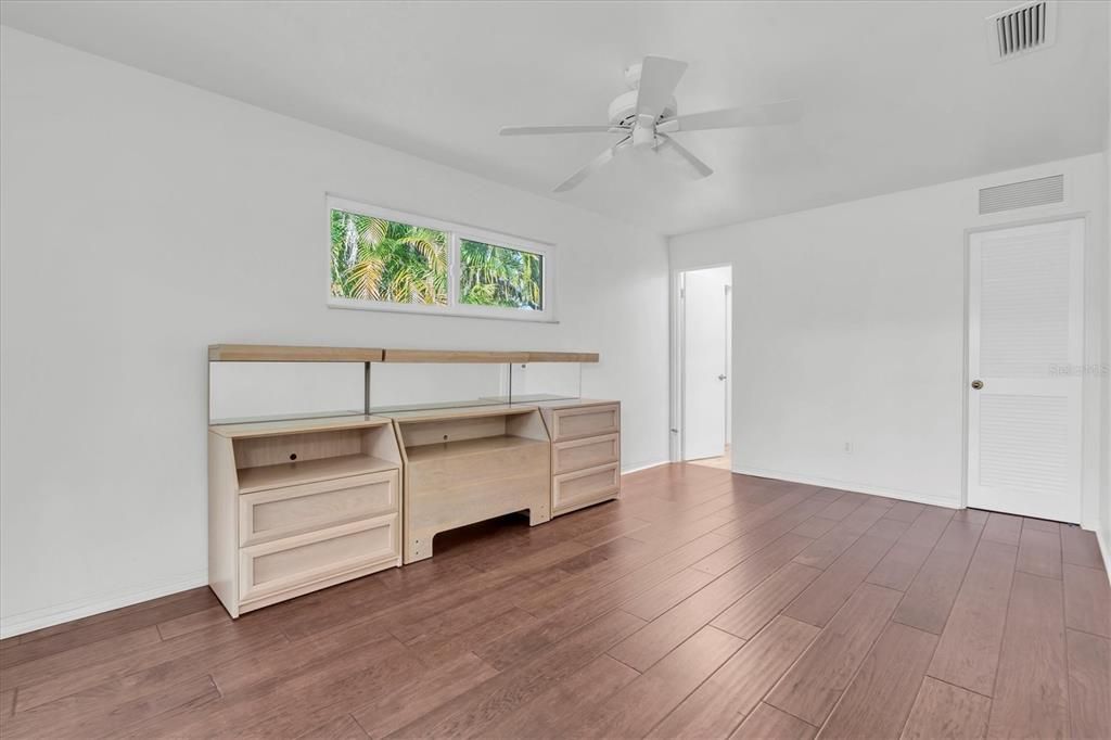 待售: $765,500 (4 贝兹, 3 浴室, 2217 平方英尺)