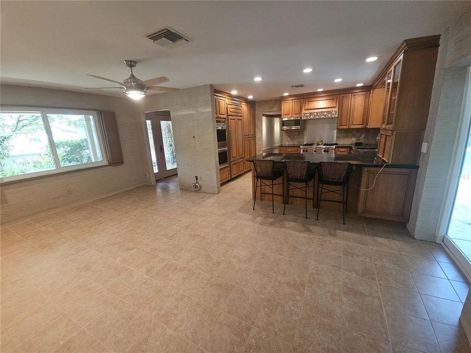 待售: $765,500 (4 贝兹, 3 浴室, 2217 平方英尺)