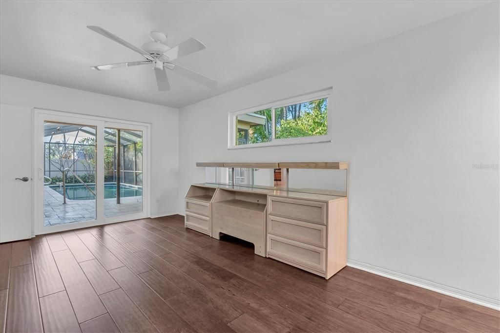 待售: $765,500 (4 贝兹, 3 浴室, 2217 平方英尺)