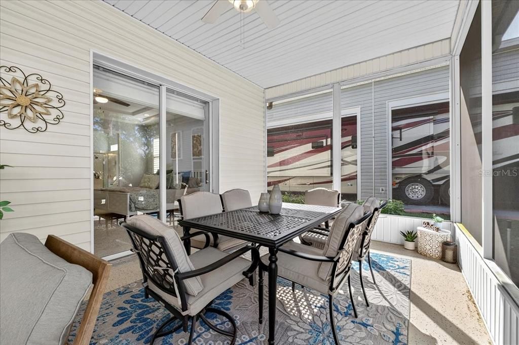 Под контрактом: $405,000 (2 спален, 2 ванн, 1384 Квадратных фут)