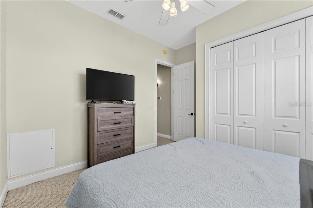 Под контрактом: $405,000 (2 спален, 2 ванн, 1384 Квадратных фут)