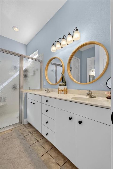 Под контрактом: $405,000 (2 спален, 2 ванн, 1384 Квадратных фут)