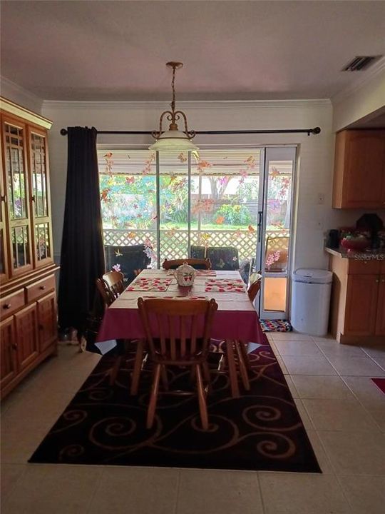 For Sale: $277,000 (3 beds, 2 baths, 1150 Square Feet)