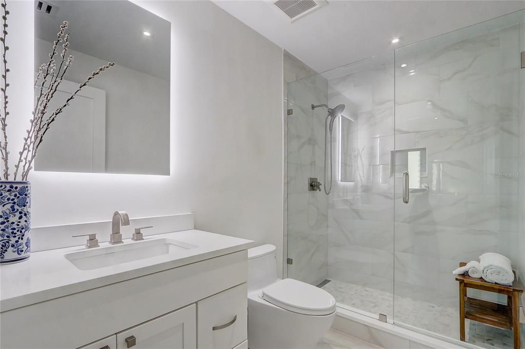 待售: $1,290,000 (2 贝兹, 2 浴室, 2080 平方英尺)