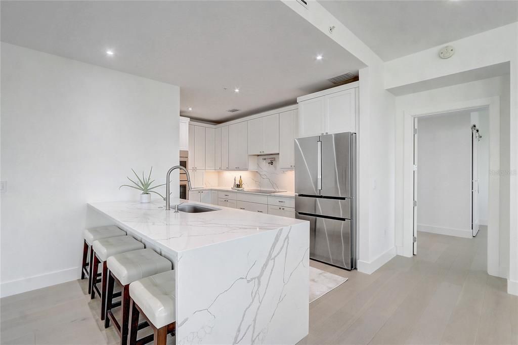 待售: $1,290,000 (2 贝兹, 2 浴室, 2080 平方英尺)