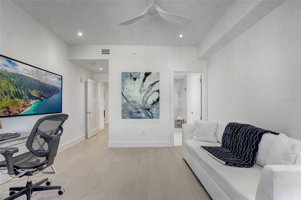 待售: $1,290,000 (2 贝兹, 2 浴室, 2080 平方英尺)