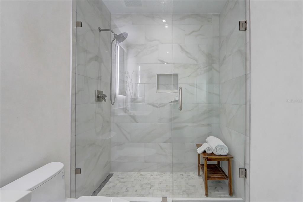 待售: $1,290,000 (2 贝兹, 2 浴室, 2080 平方英尺)