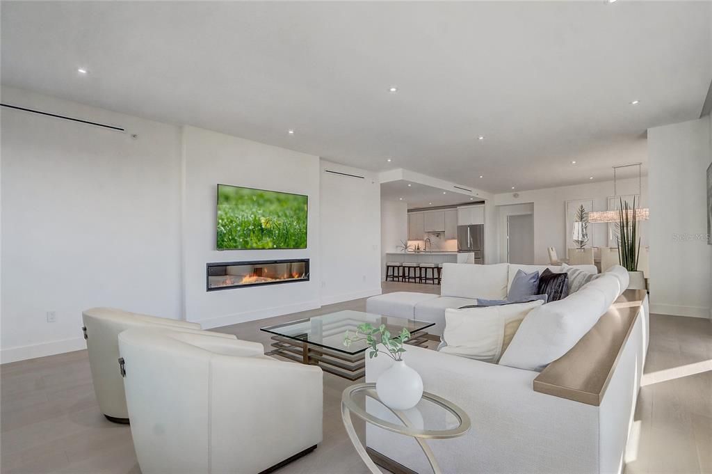 待售: $1,290,000 (2 贝兹, 2 浴室, 2080 平方英尺)