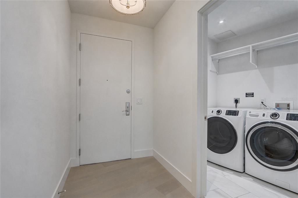 待售: $1,290,000 (2 贝兹, 2 浴室, 2080 平方英尺)