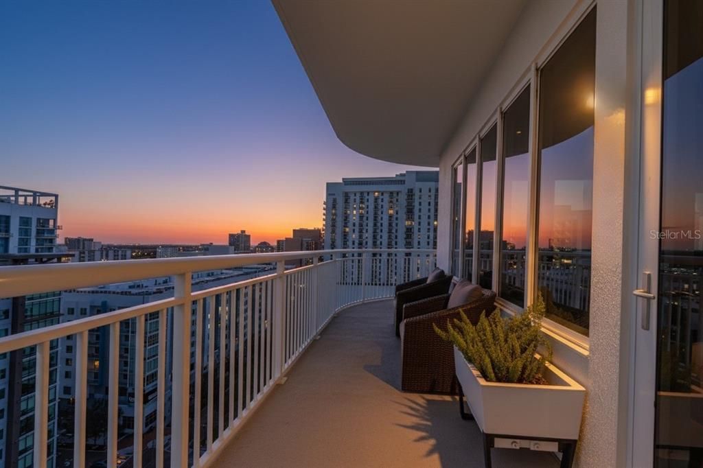 待售: $1,290,000 (2 贝兹, 2 浴室, 2080 平方英尺)