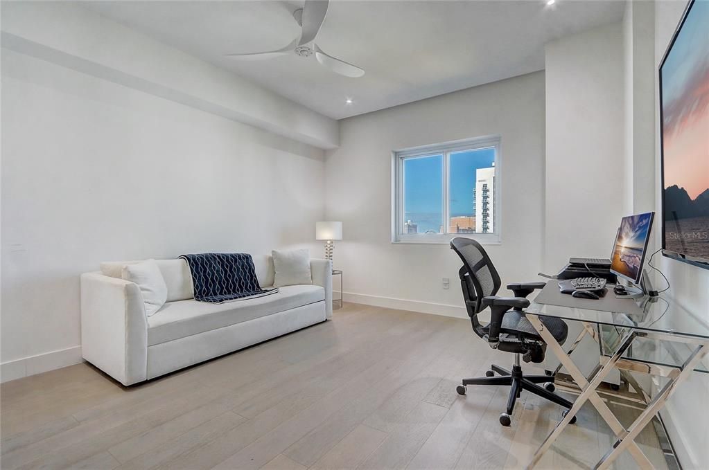 待售: $1,290,000 (2 贝兹, 2 浴室, 2080 平方英尺)