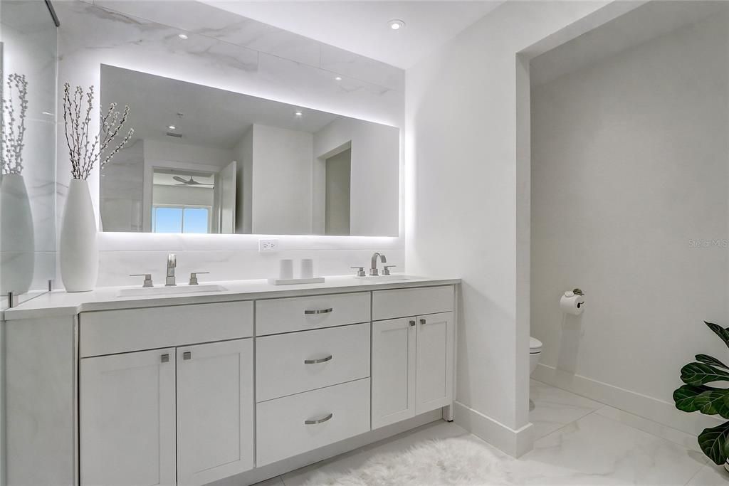 待售: $1,290,000 (2 贝兹, 2 浴室, 2080 平方英尺)