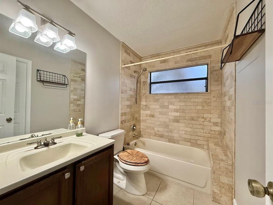 待售: $519,000 (3 贝兹, 2 浴室, 2408 平方英尺)