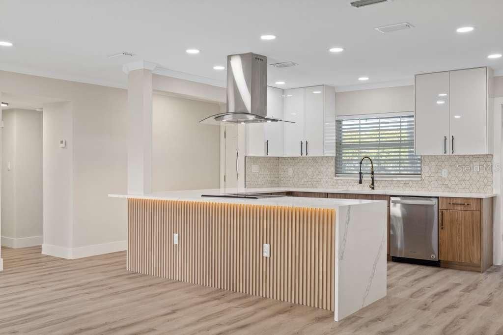 For Sale: $449,900 (3 beds, 2 baths, 1796 Square Feet)