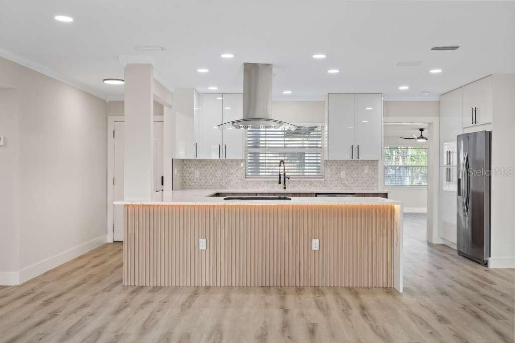 For Sale: $449,900 (3 beds, 2 baths, 1796 Square Feet)