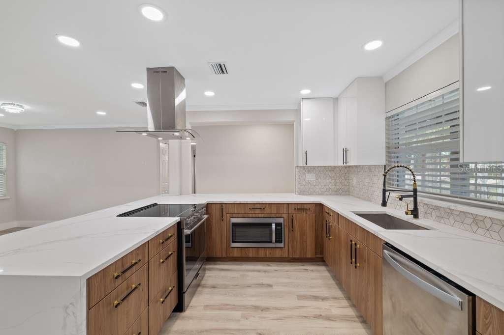 For Sale: $449,900 (3 beds, 2 baths, 1796 Square Feet)