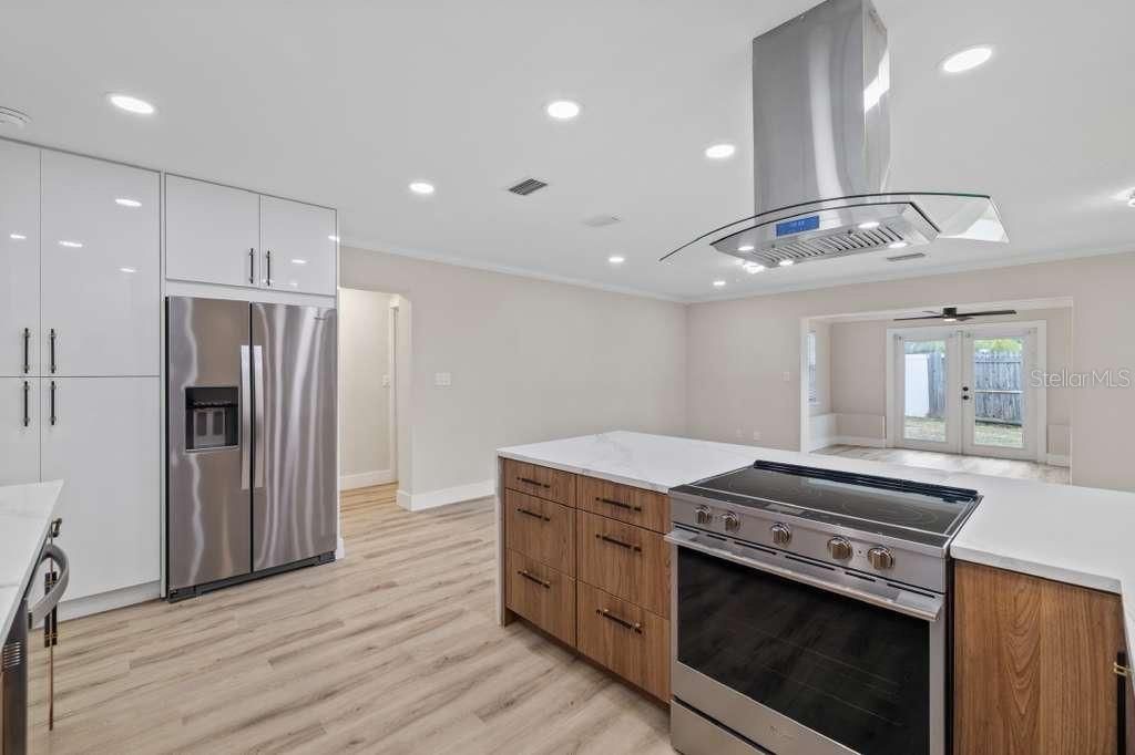 For Sale: $449,900 (3 beds, 2 baths, 1796 Square Feet)