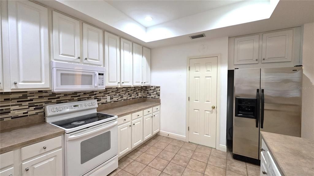 В аренду: $2,800 (3 спален, 2 ванн, 2141 Квадратных фут)