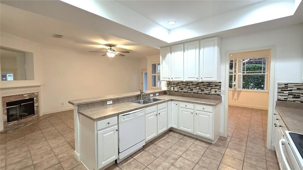 В аренду: $2,800 (3 спален, 2 ванн, 2141 Квадратных фут)