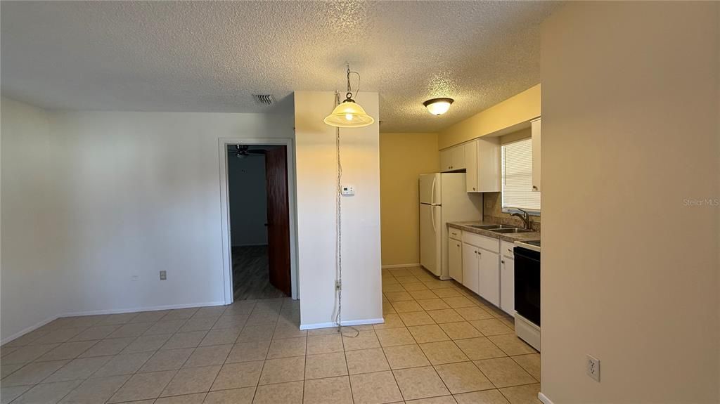 For Rent: $1,195 (1 beds, 1 baths, 600 Square Feet)