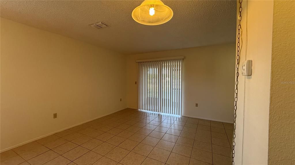 For Rent: $1,195 (1 beds, 1 baths, 600 Square Feet)