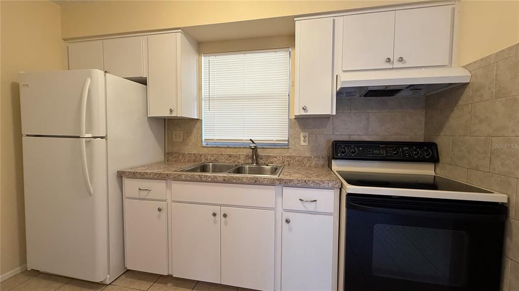 For Rent: $1,195 (1 beds, 1 baths, 600 Square Feet)