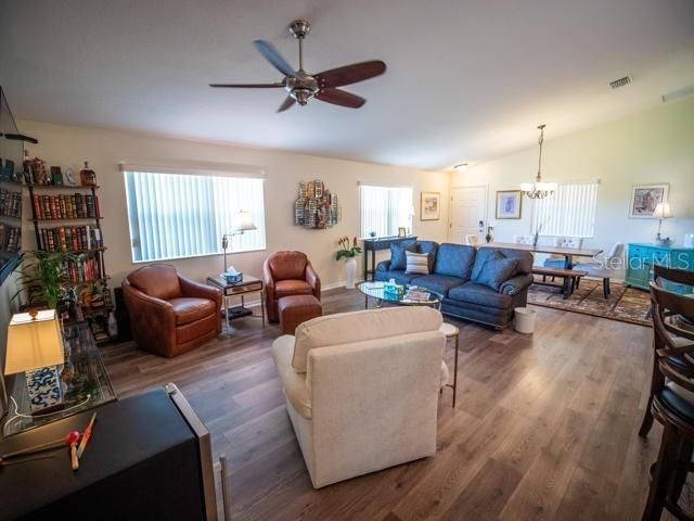 待售: $394,500 (3 贝兹, 2 浴室, 1467 平方英尺)