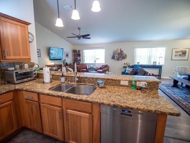 待售: $394,500 (3 贝兹, 2 浴室, 1467 平方英尺)