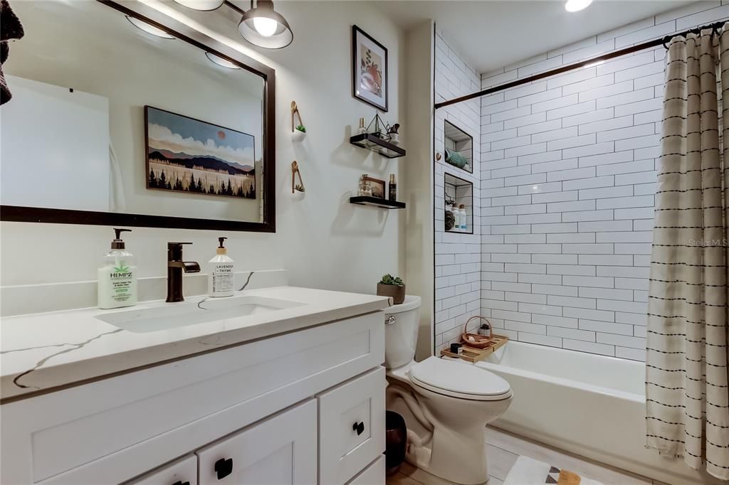 For Sale: $300,000 (2 beds, 2 baths, 1340 Square Feet)